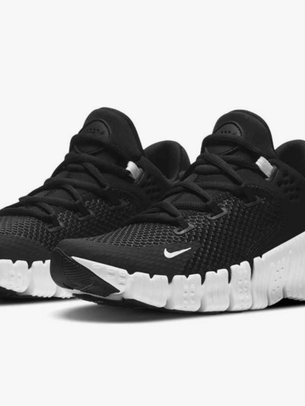 Nike Black and White Women's Athletic Sneakers